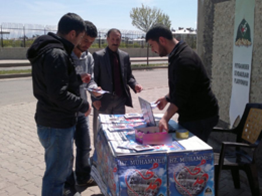 Üniversiteli Öğrencilerden Kutlu Doğuma Destek
