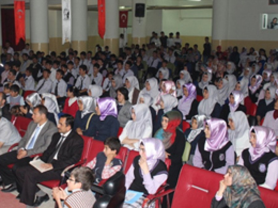 Kozluk İmam Hatip Lisesi'nde Kutlu Doğum Programı