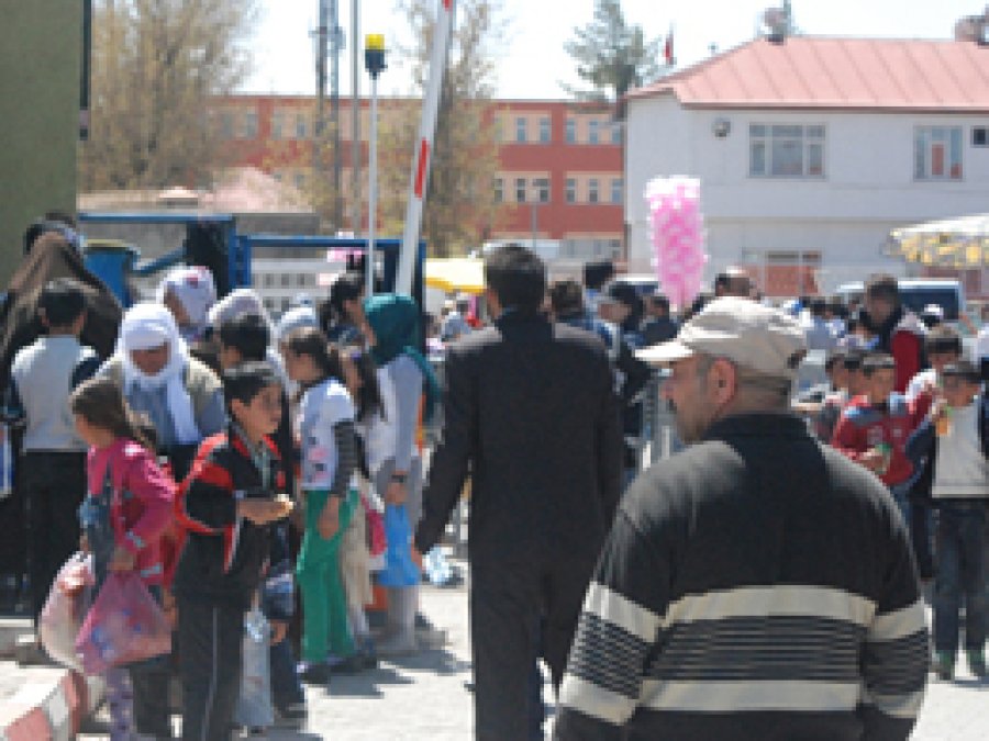 Ağrı'lılar Kutlu Doğum Programına Akın Ediyor