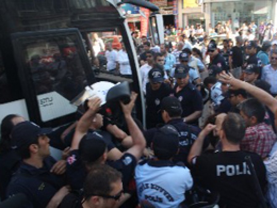 Mersin'de SDP'lilere Sert Müdahale