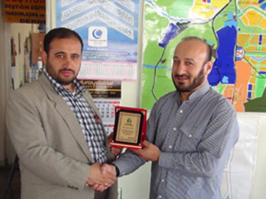 Konyalı Peygamber Sevdalılarına Teşekkür Plaketi