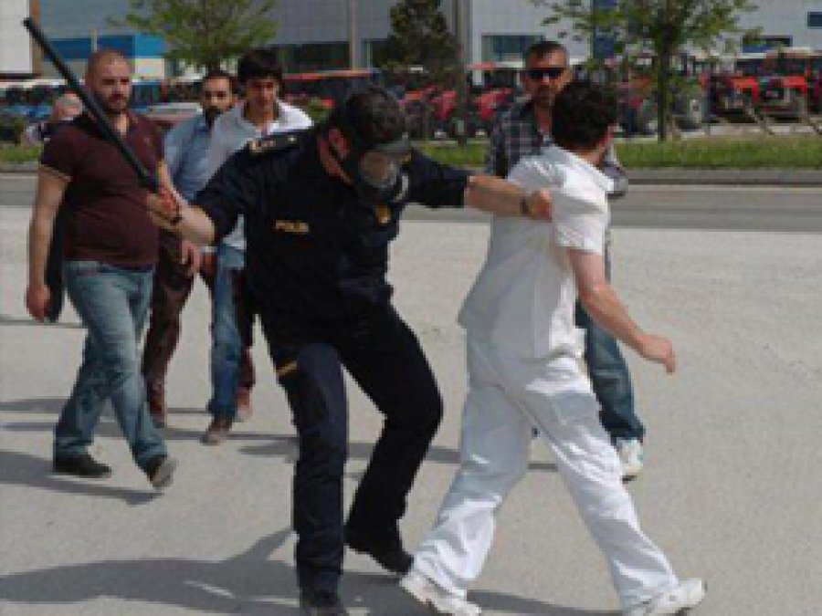 Bolu'da Mahkum Yakınlarına Sert Müdahale