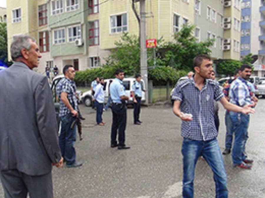 İki Grup Arasında Kavga