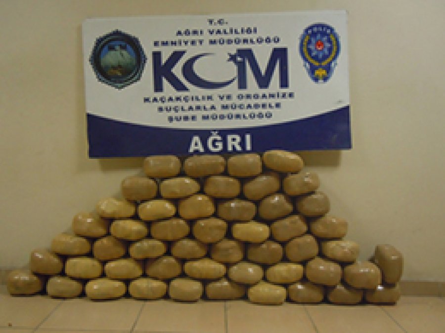 Ağrı'da 51 Kilo Toz Esrar Ele Geçirildi
