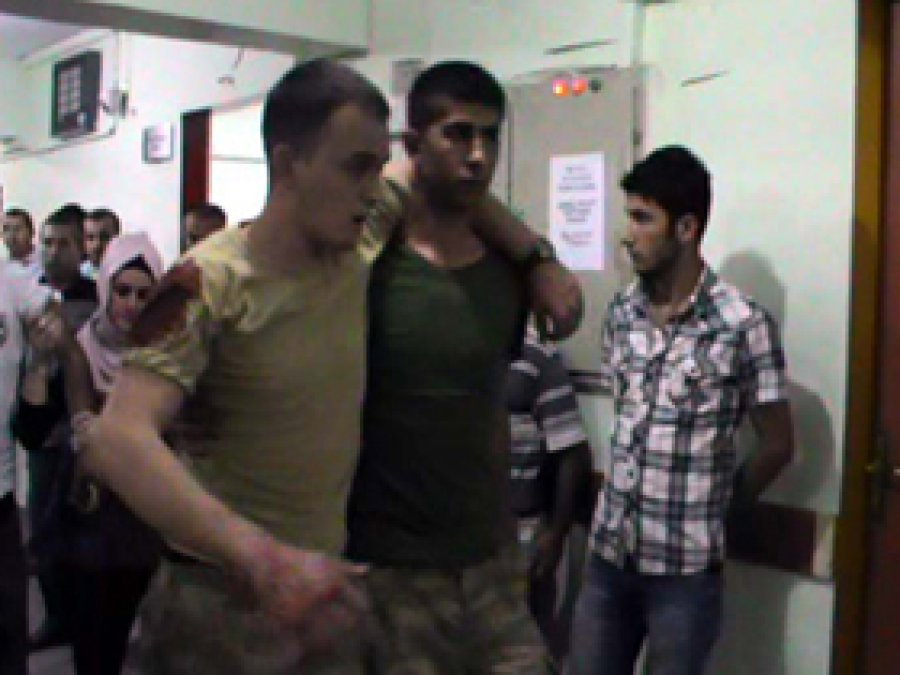 Ambulans ile Askeri Araç Çarpıştı: 11 Yaralı