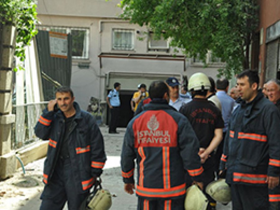 Beyoğlu’nda 6 Katlı Bina Çöktü