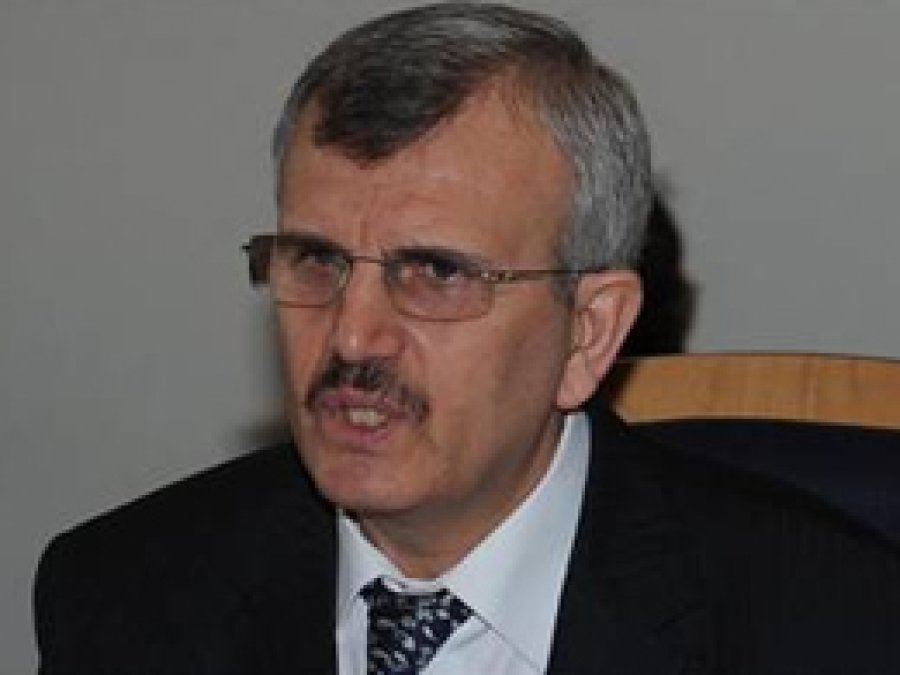 Erdöl: Parklarda Artık İçki İçilmeyecek