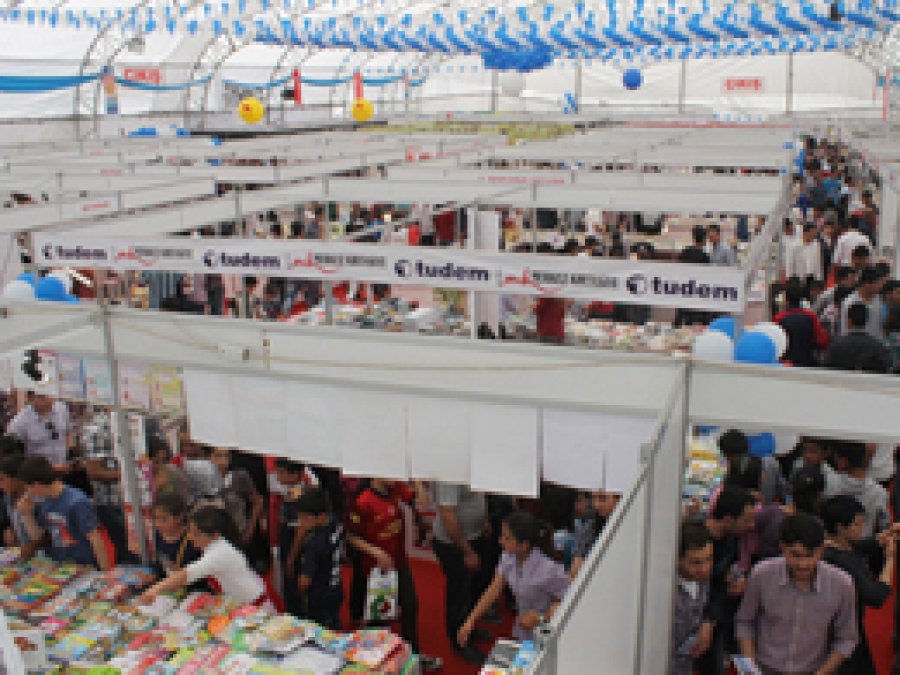 Van'da İlk Kitap Fuarı Açıldı