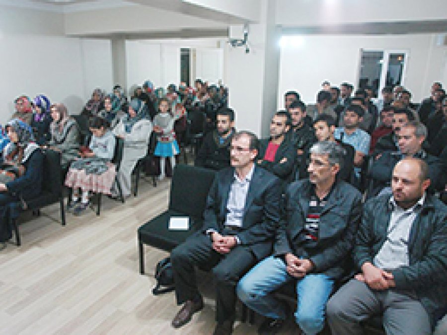 'Kur'an Ekseninde Hayat' Seminerleri