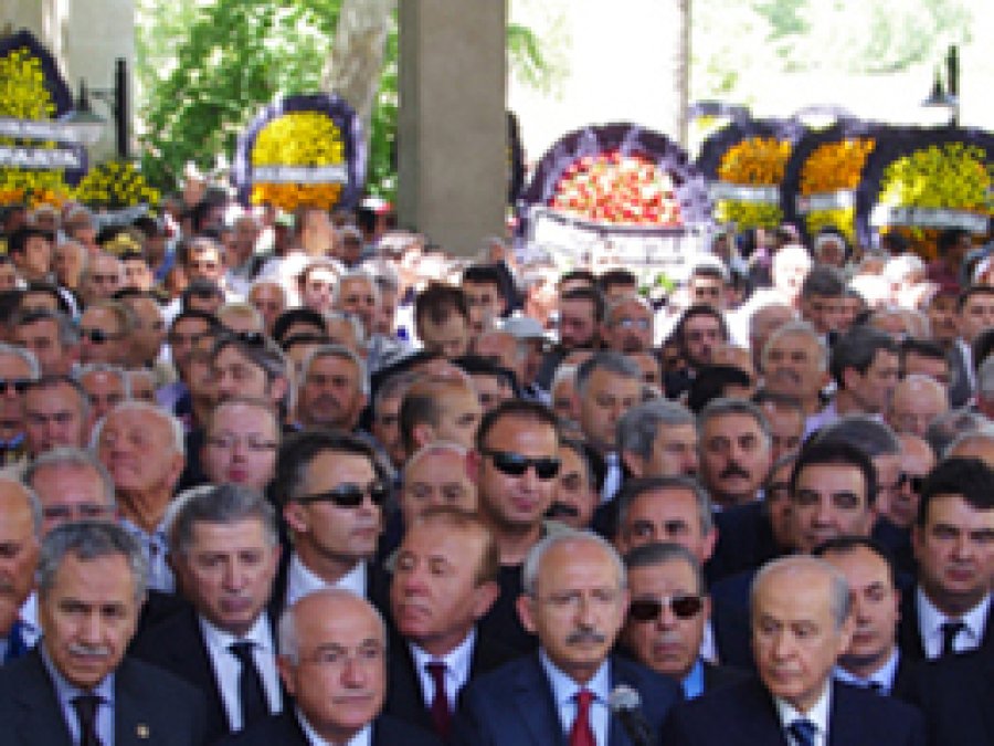 Nazmiye Demirel Toprağa Verildi
