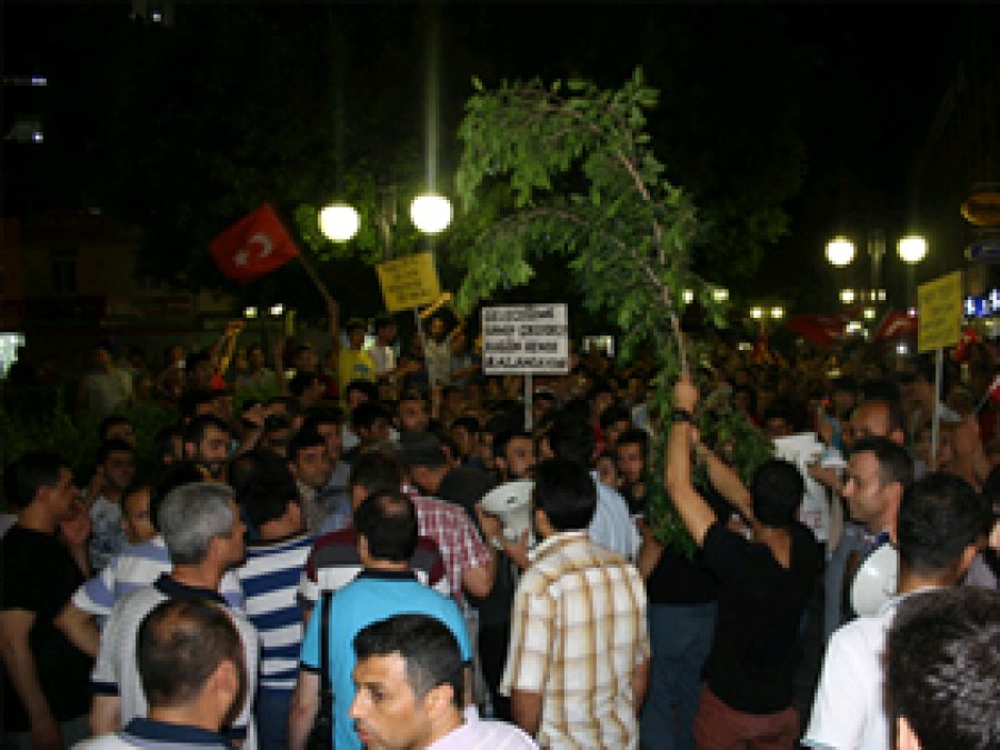 Tarsus'ta Gergin Taksim Protestosu