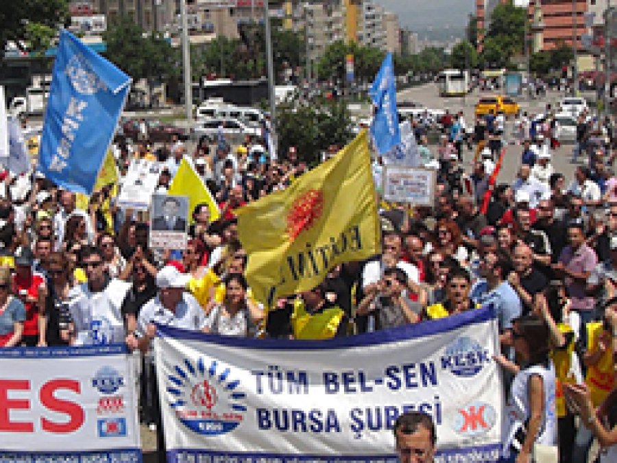 Gezi Parkı Yürüyüşünde 4+4+4 Eleştirisi