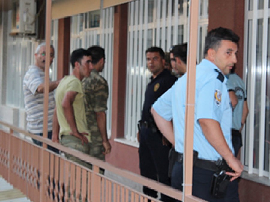 Manisa'da Asker Kavgası