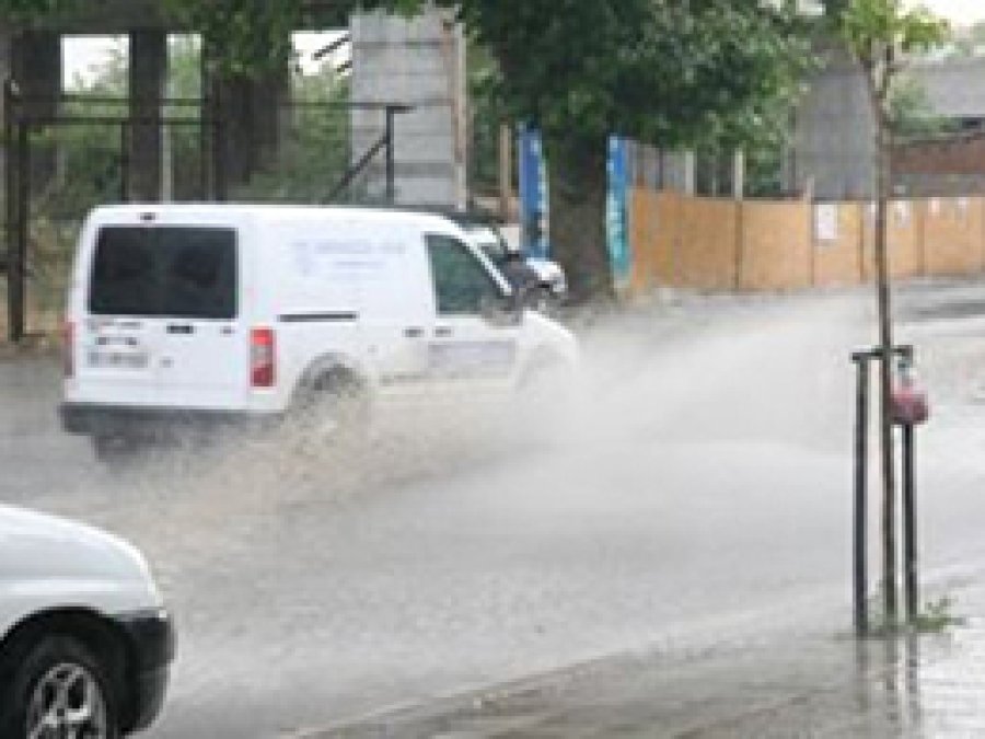 İstanbul'da Sağanak Yağmur ve Dolu Yağışı
