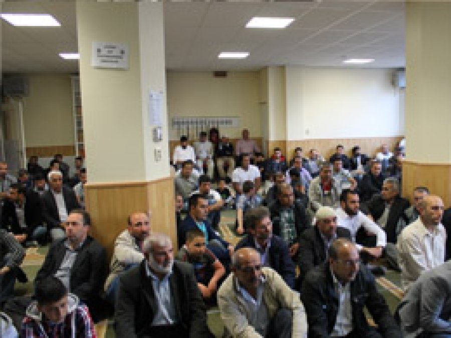 Miraç Kandili Lahey'de İhya Edildi