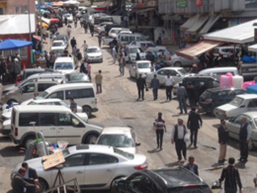 Otopark Sıkıntısı Kaldırımları İşgal Ettiriyor