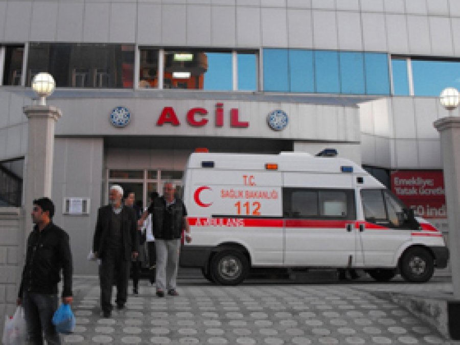 Boğulma Tehlikesi Geçiren Genç Yoğun Bakımda 