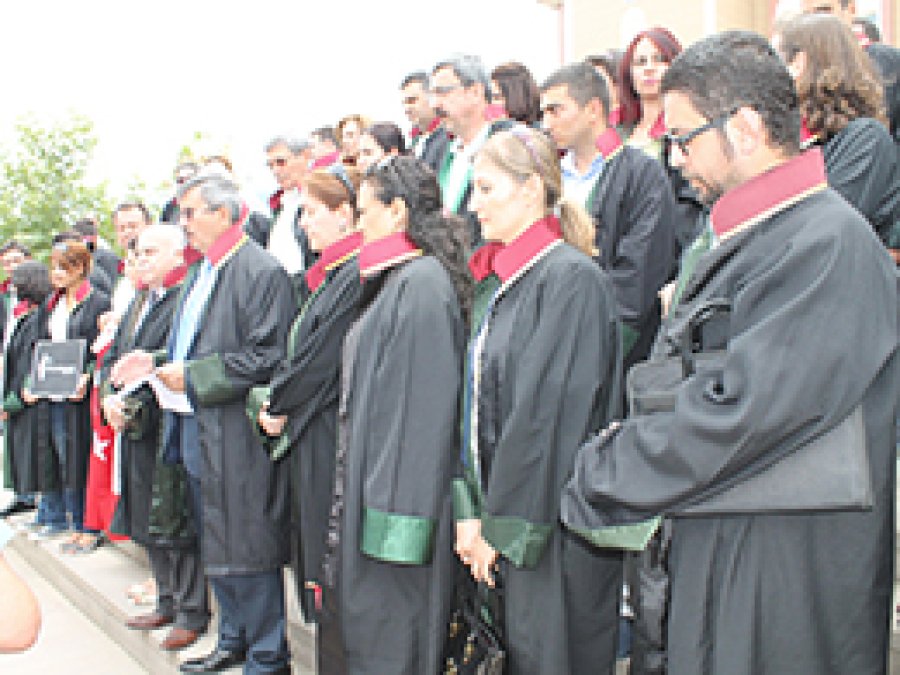 Manisalı Avukatlar Müdahaleyi Kınadı
