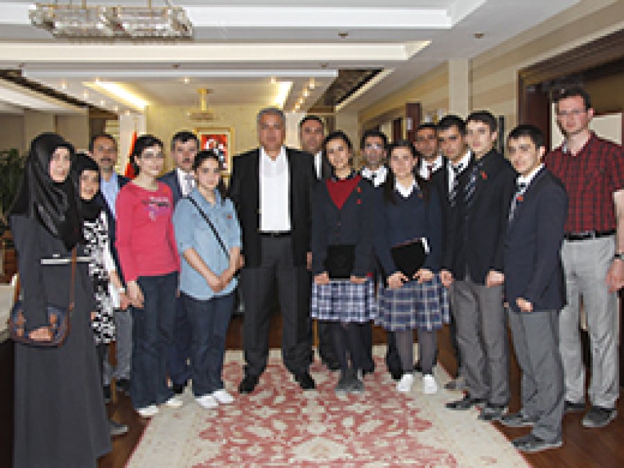 Ağrı Valisi Başarılı Öğrencileri Kabul Etti