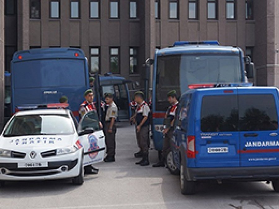 28 Şubat Davasında 37 Tahliye