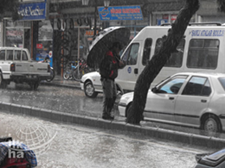 Doğu Anadolu'nun Kuzeydoğusunda Kuvvetli Yağış!