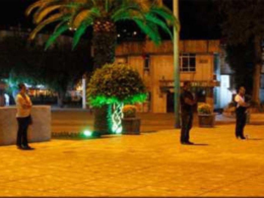 'Duran Adamlar' Dayanamadı