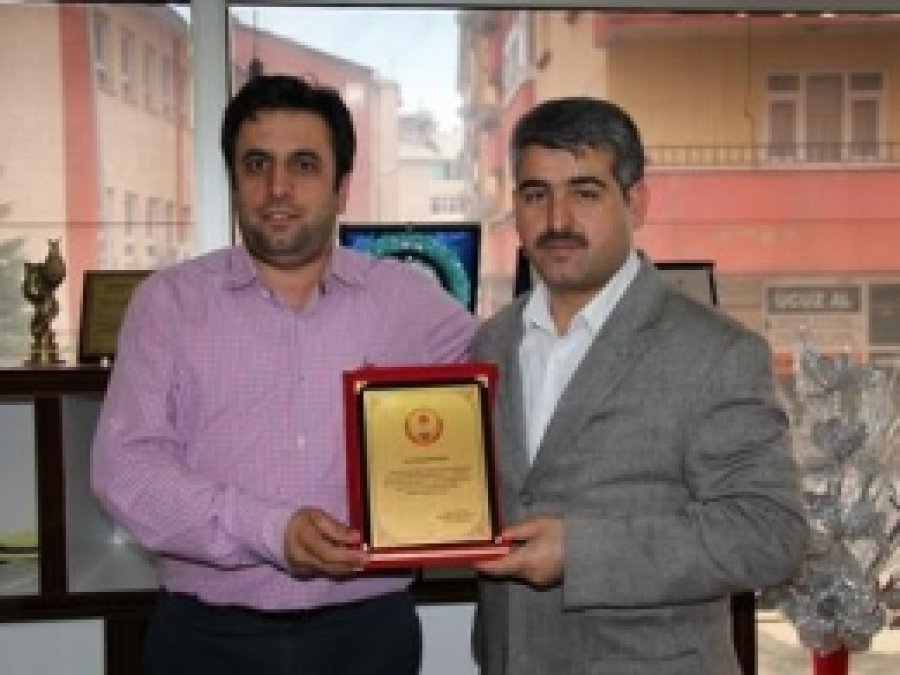 Hayırsever İşadamlarına Teşekkür Plaketi