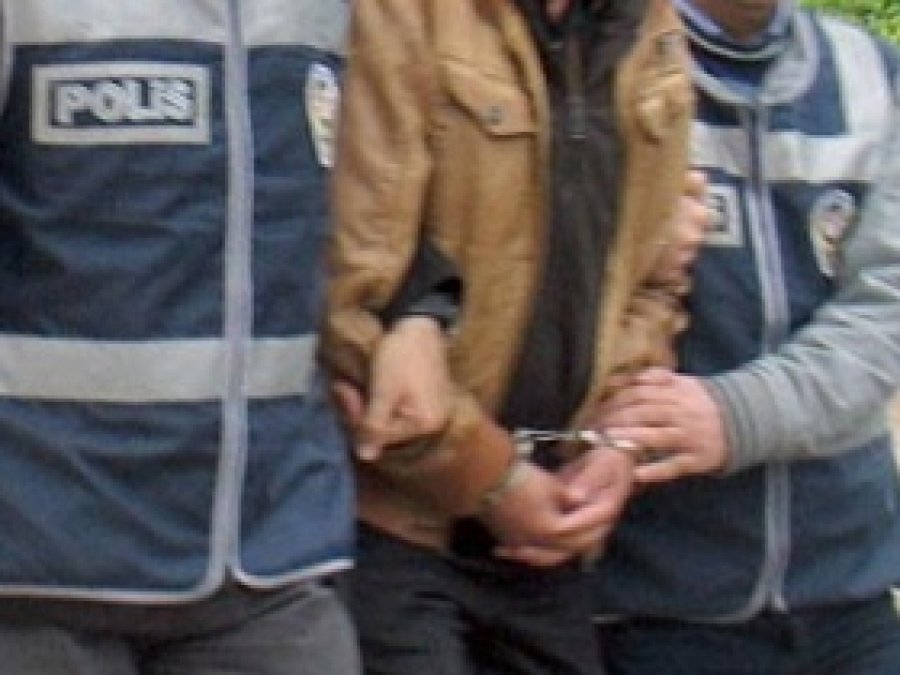 Adana'da 12 Gözaltı