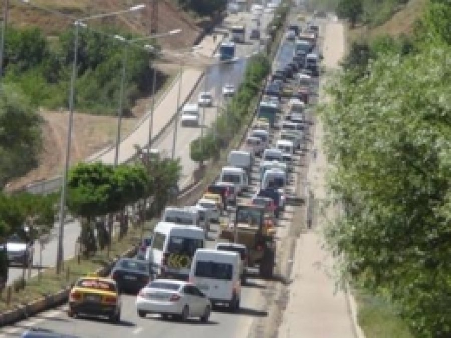 Çapakçur Köprüsü'nde Zincirleme Kaza