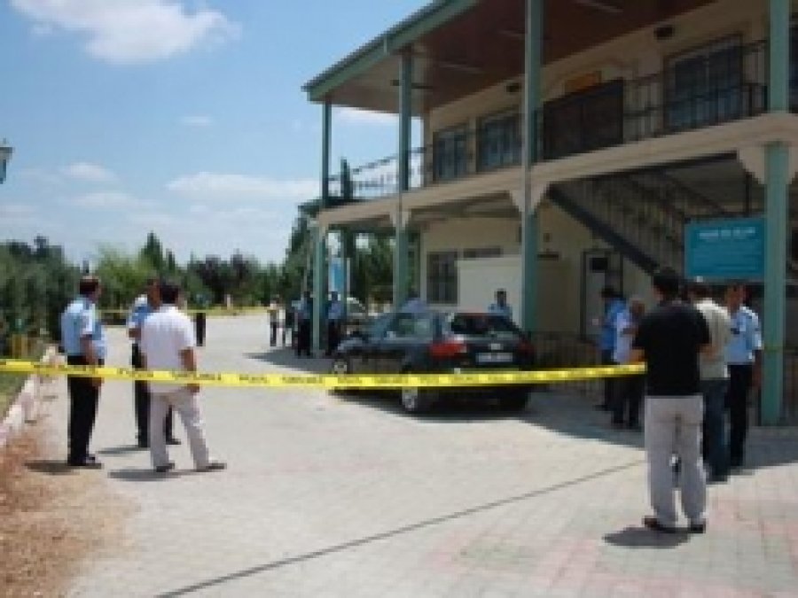 Şehir Mezarlığında Silahlı Kavga