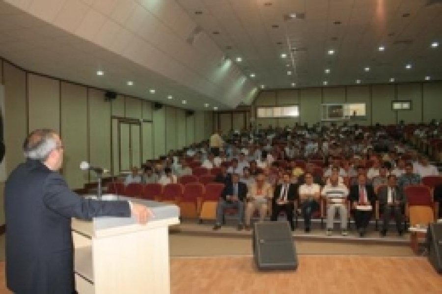 'Seçmeli Dersler' Sempozyumu Başladı