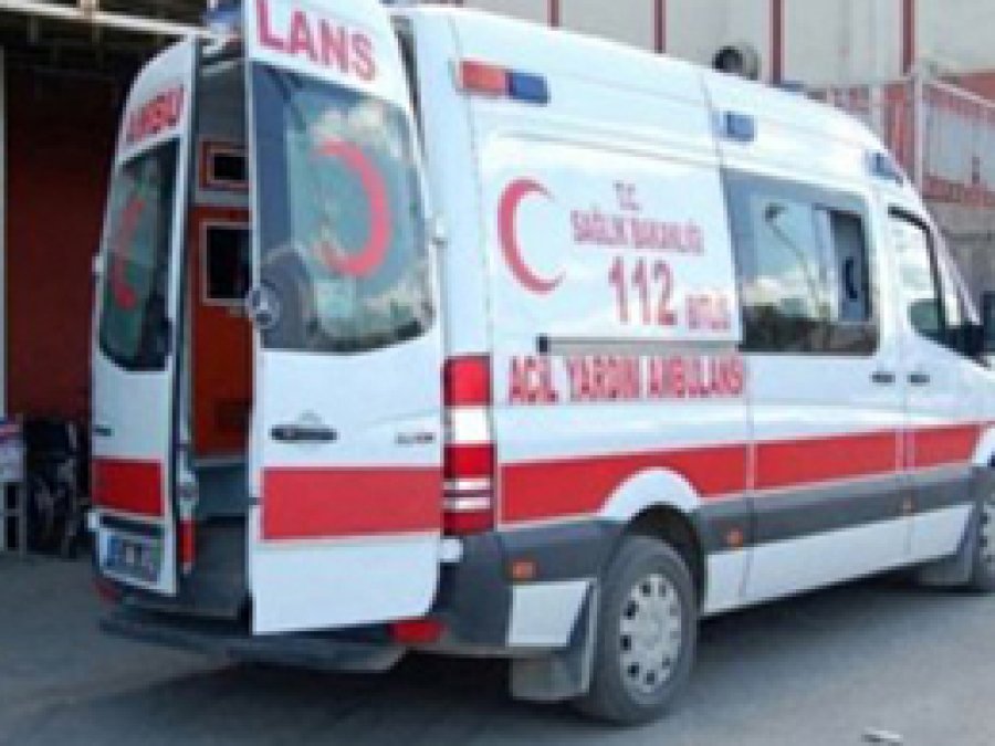 Enkaz Altında Kalarak Can Verdi