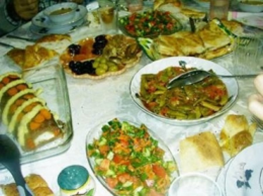 Ramazan Ayında Nasıl Beslenmeliyiz?