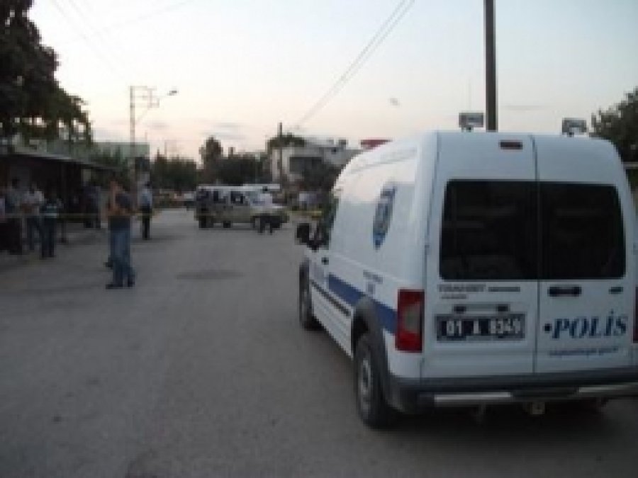 Adana'da Yol Kesme Kavgası: 1 Ölü 