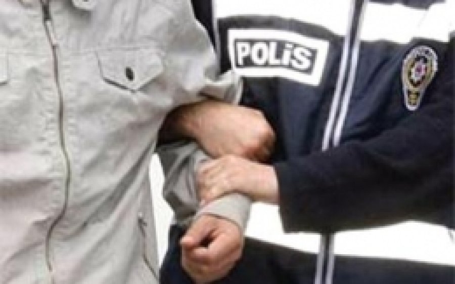 Dolandırıcılar Bankada Yakalandı