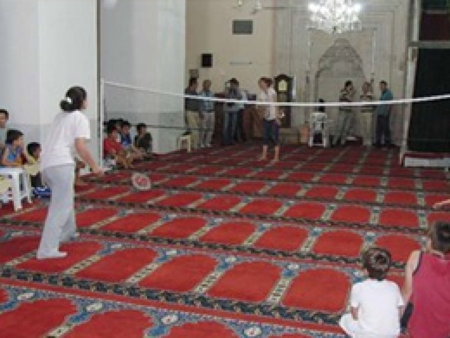Diyanet Camide Badminton'a Soruşturma Açtı