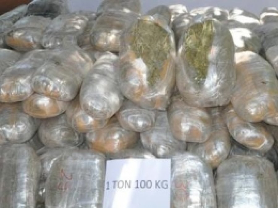 Batman'da Bir Ton 100 Kilo Esrar Ele Geçirildi
