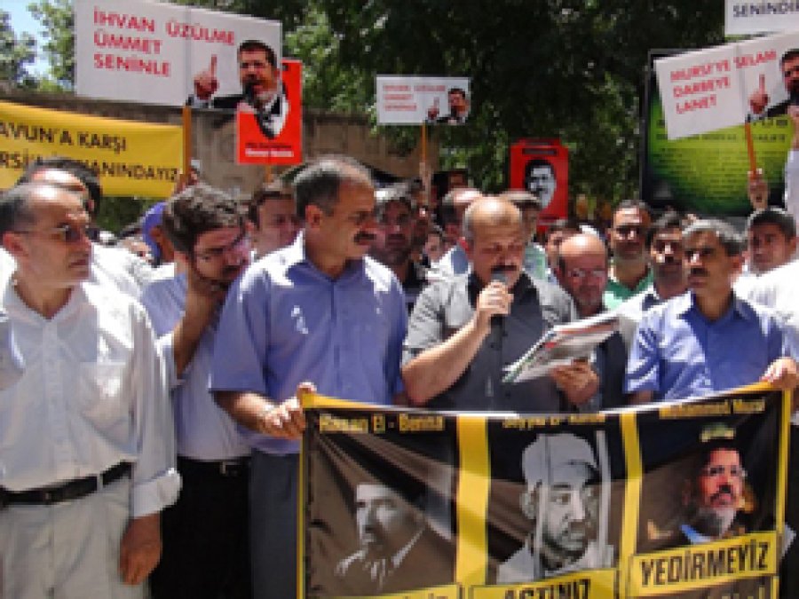 'Mısır'daki Darbe İslam'a Karşı Yapılmıştır'