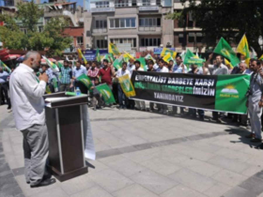 HÜDA PAR'dan Darbe'ye Kınama