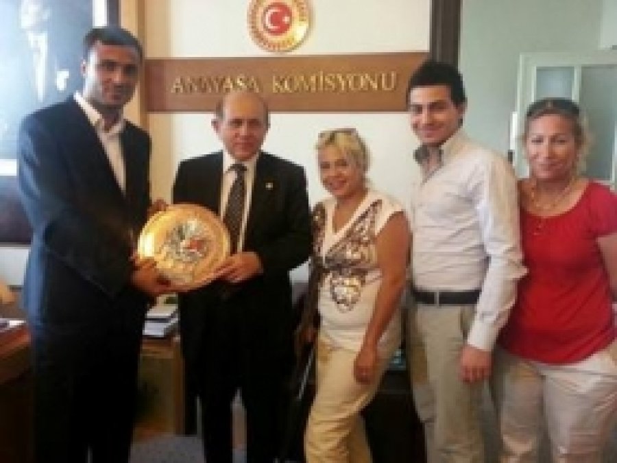 'Gençler Yeni Anayasa'da Hak Ettikleri Yerde Olmalıdır'