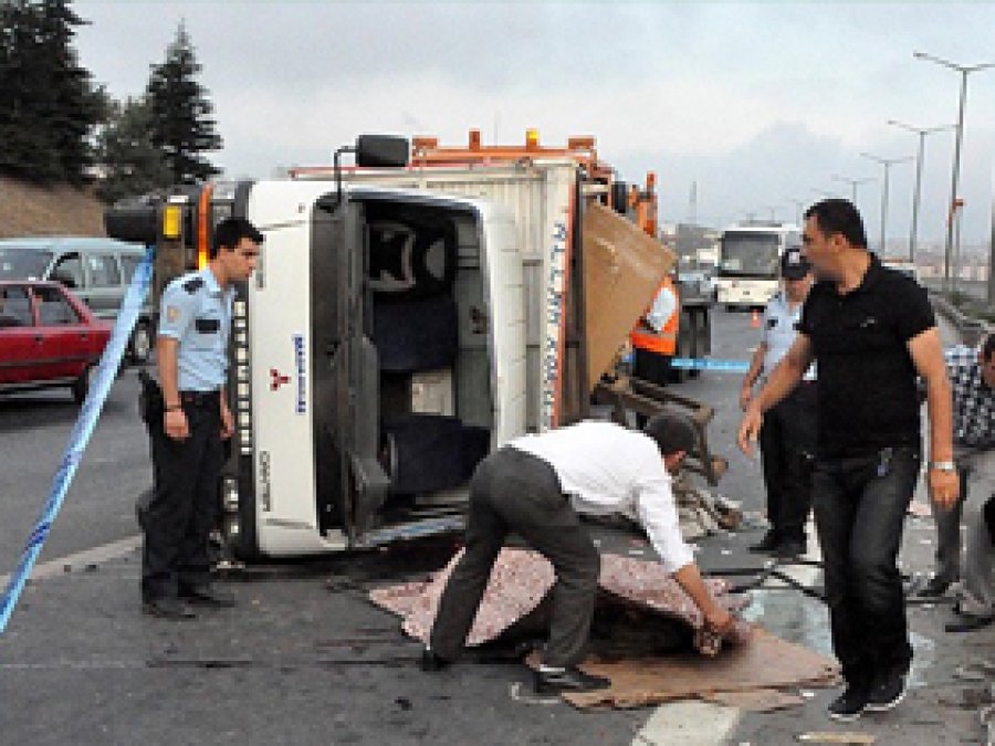 TEM'deKaza: 1 Ölü, 10 Yaralı