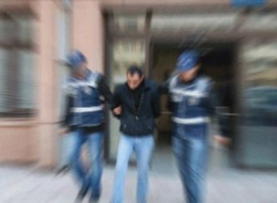 Ağrı'da Aranan Şahıs Yakalandı