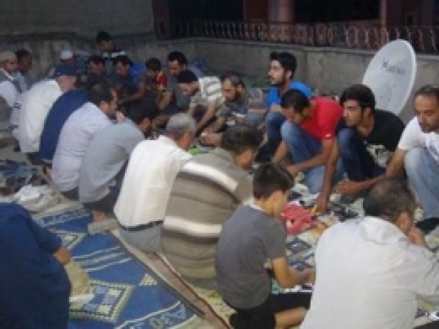 İrşad Der'den İftar Yemeği