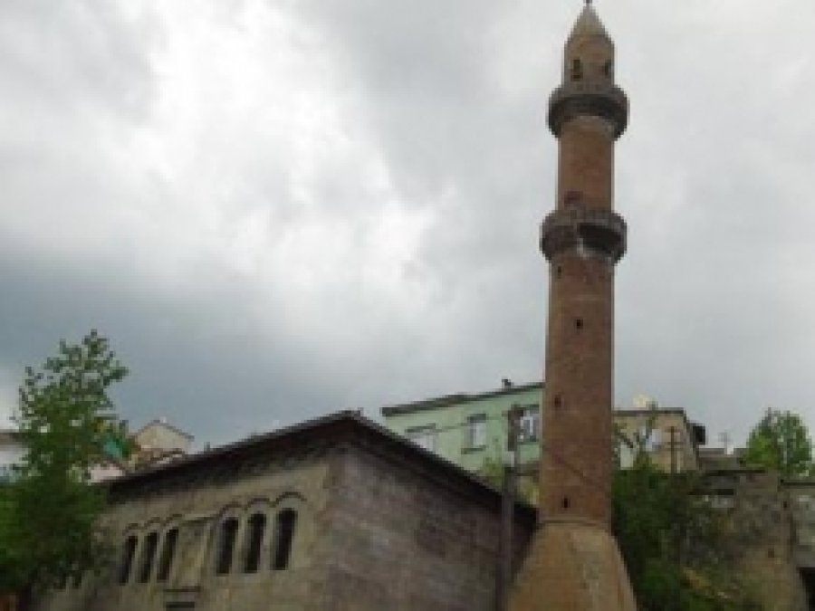Minareden Yıllar Sonra Ezan Sesi Yükseldi