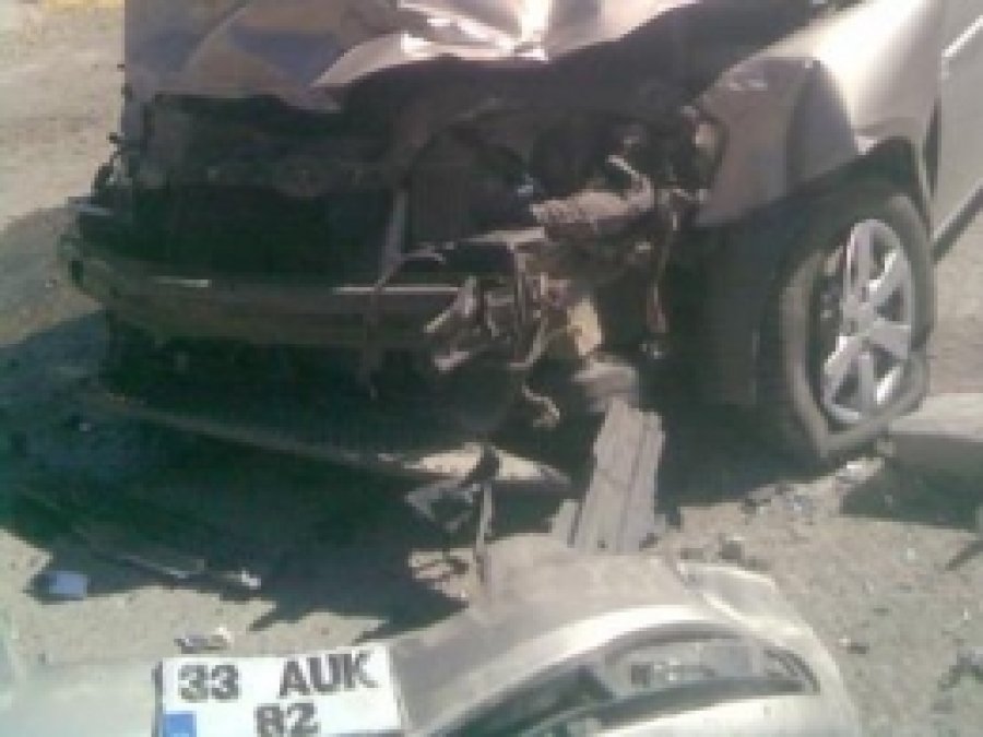 Diyarbakır'da Trafik Kazası: 3 Yaralı