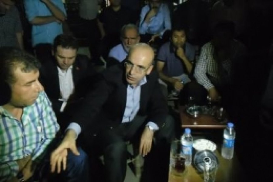 Bakan Şimşek'e Akaryakıt Zammı Sitemi