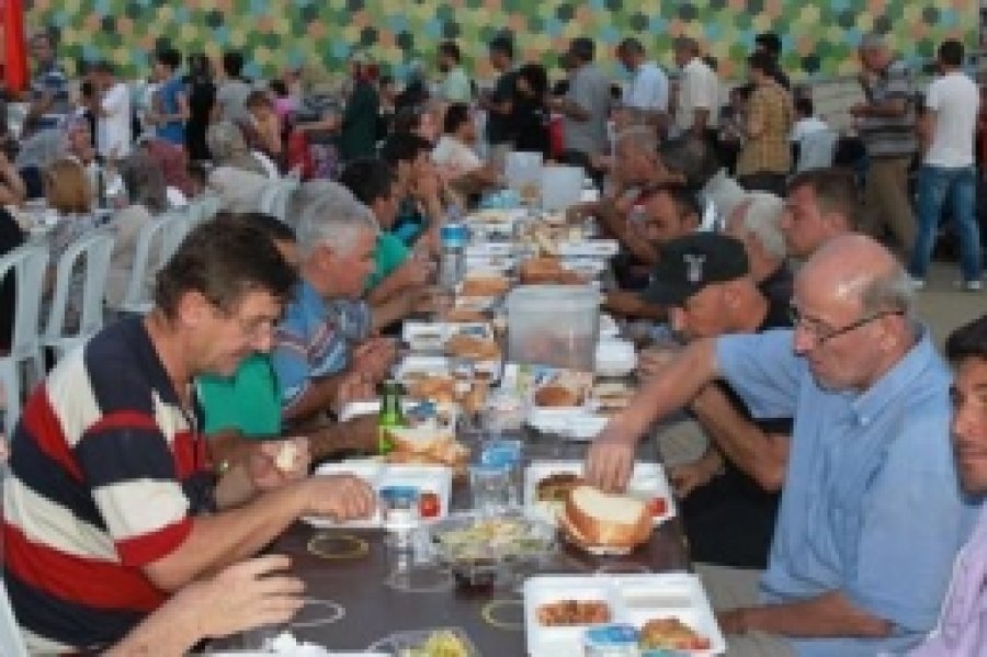 BATSO İftar Sofrasında 20 Bin Bursalı İftarını Açtı