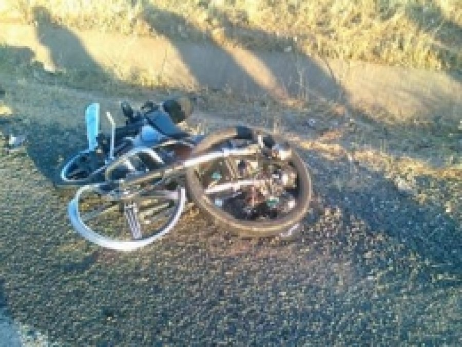 Otomobil Motosiklete Çarptı