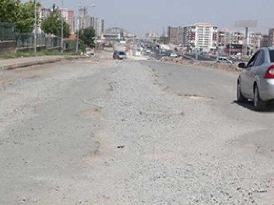 Diyarbakır Otogarı'nın Önü Neden Yapılmıyor?