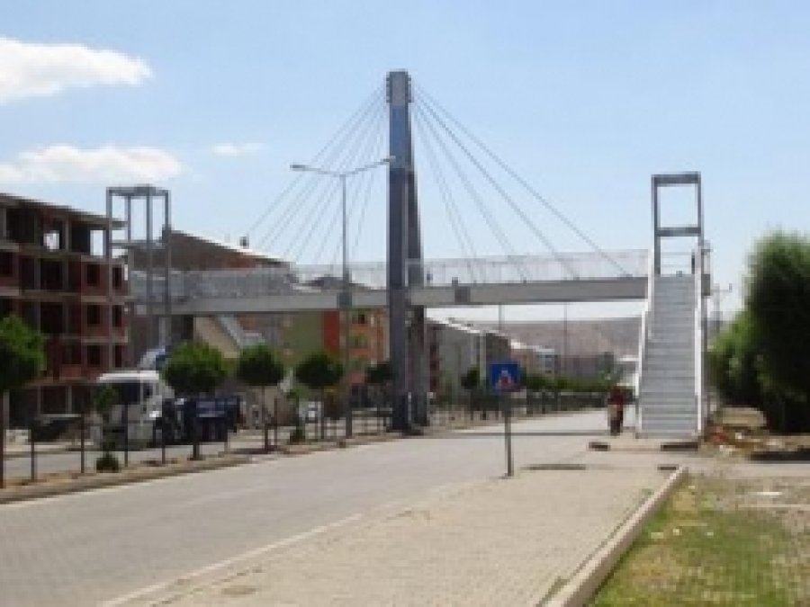 Solhan'in İlk Üst Geçidi Yapıldı